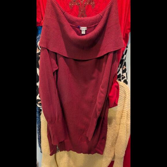 Assorted Women's Tops - Casual and Stylish Mix - Picture 5 of 9